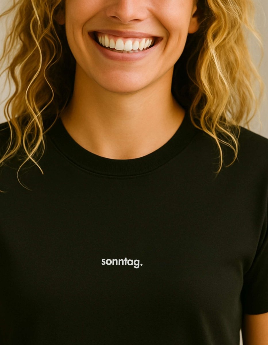 Personalisiertes Premium T-Shirt aus Bio - Baumwolle – Unisex - Studio Sonntag